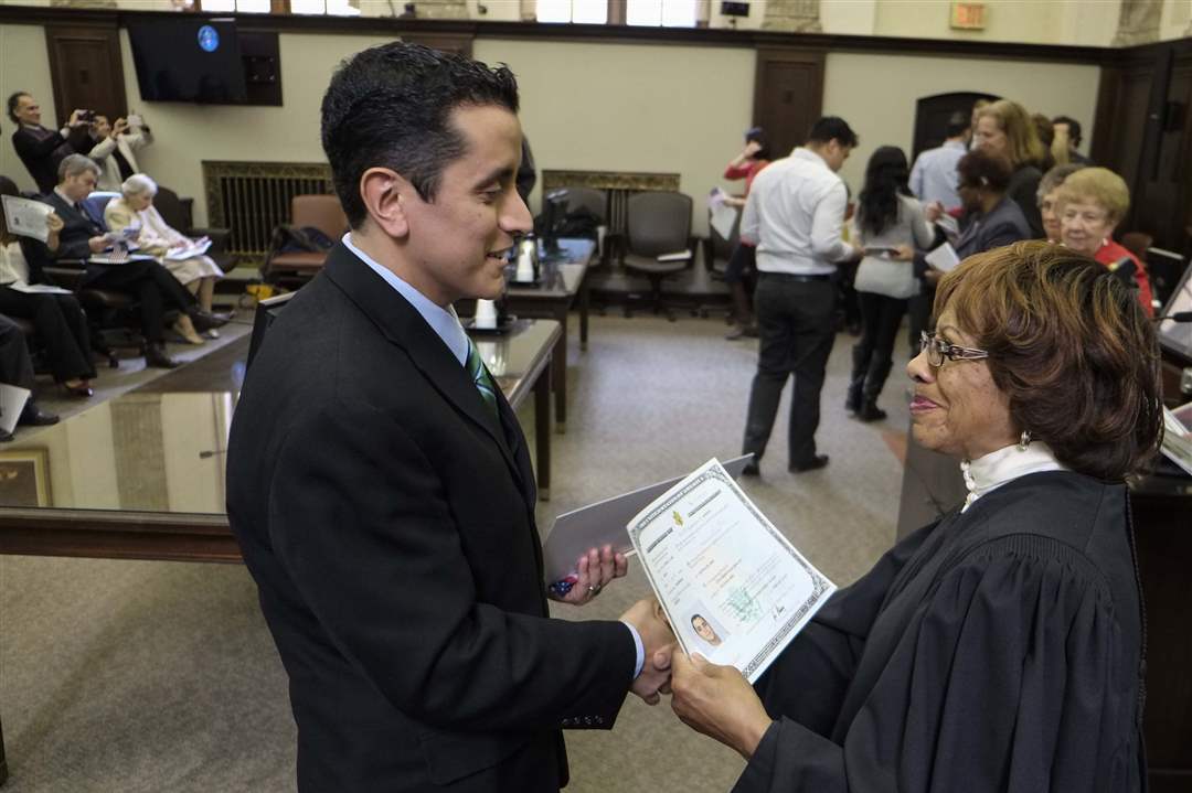 CTY-naturalize13p-Luis-Alberto-Baez-Morales