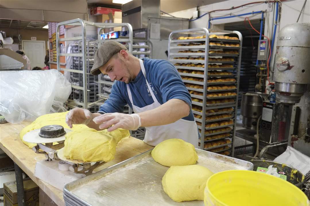 Paczkis a big hit at Bakery Unlimited The Blade