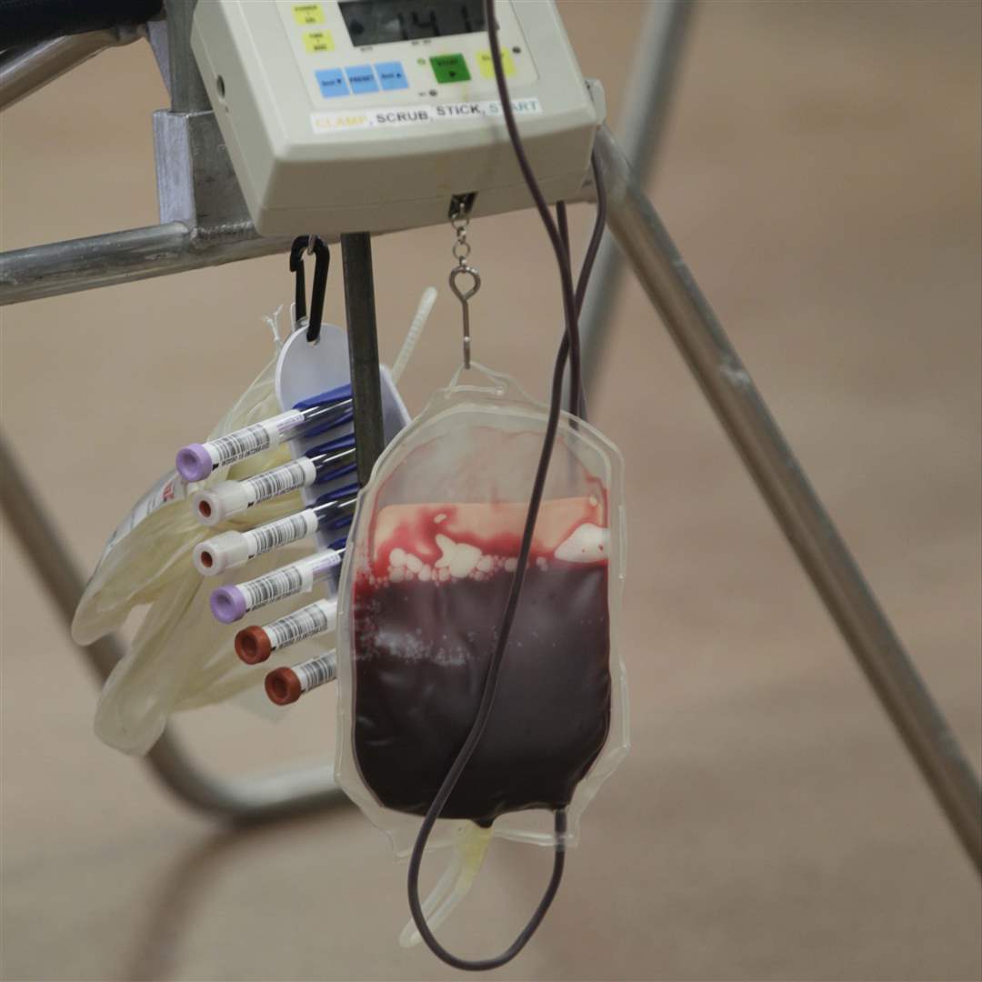 CTY-blooddrive21p-bag-Red-Cross