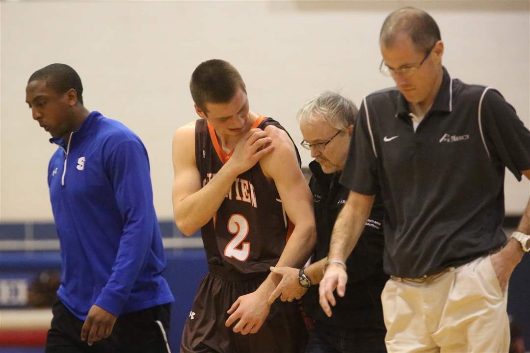 NLLboysbball21p-injury