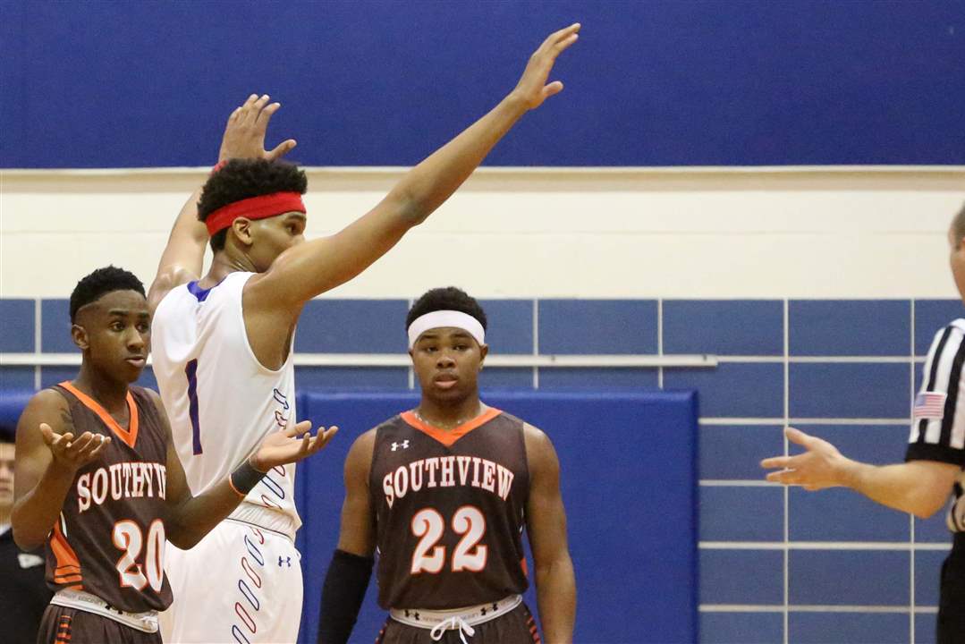 NLLboysbball21p-foul