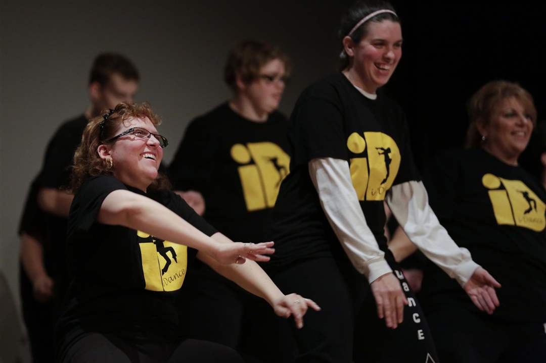 FE-DANCE4p-Sarah-Powers