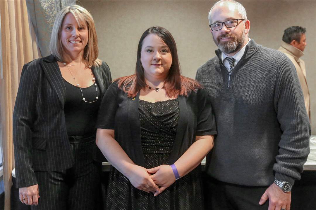 makeawish12p-danielle-rachel-and-chris-hager