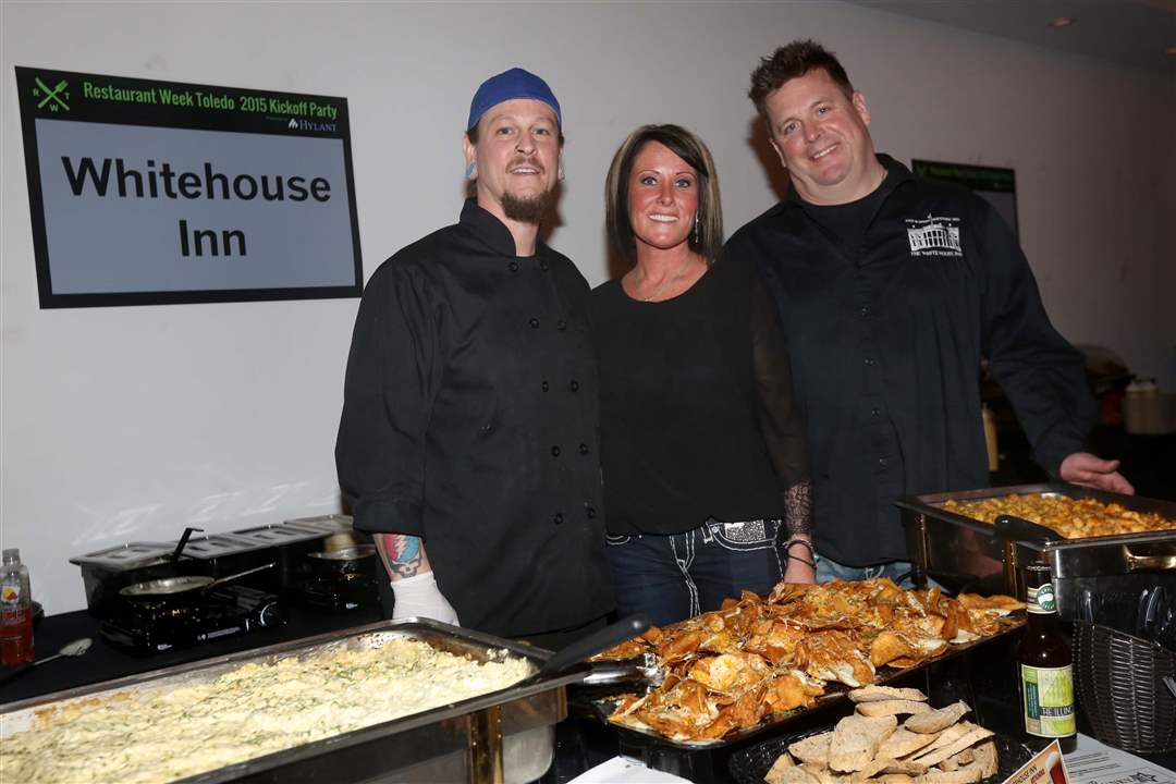 restaurant25p-Whitehouse-Inn