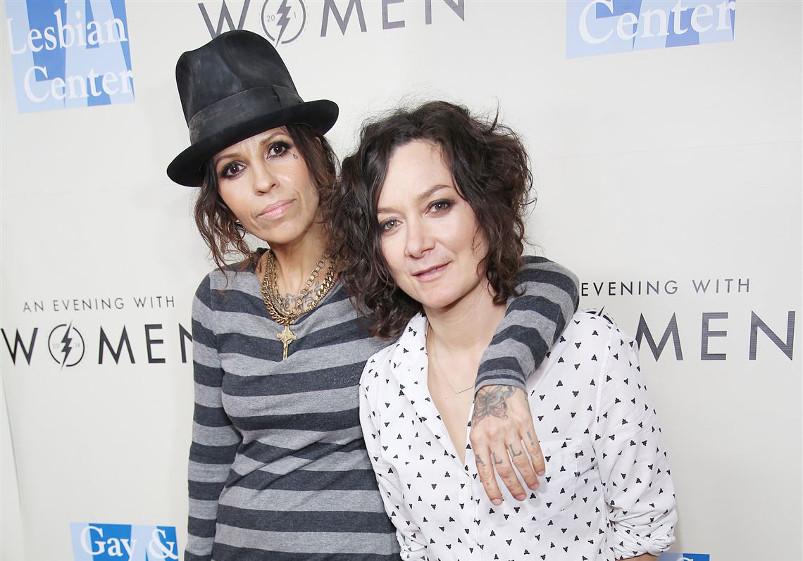 Sara Gilbert takes to 'The Talk' to announce birth of son with rocker wife  Linda Perry | The Blade