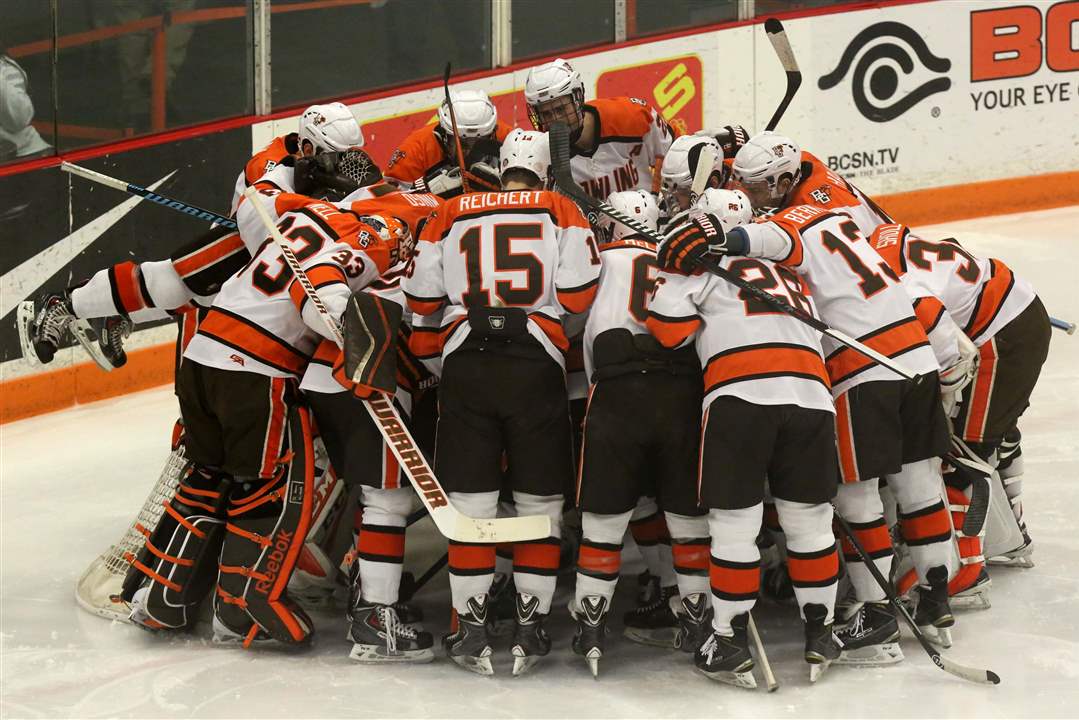BGhockey7p-huddle