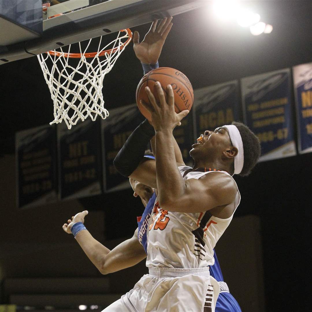 DivIboysDistricts13p-leon-fouled