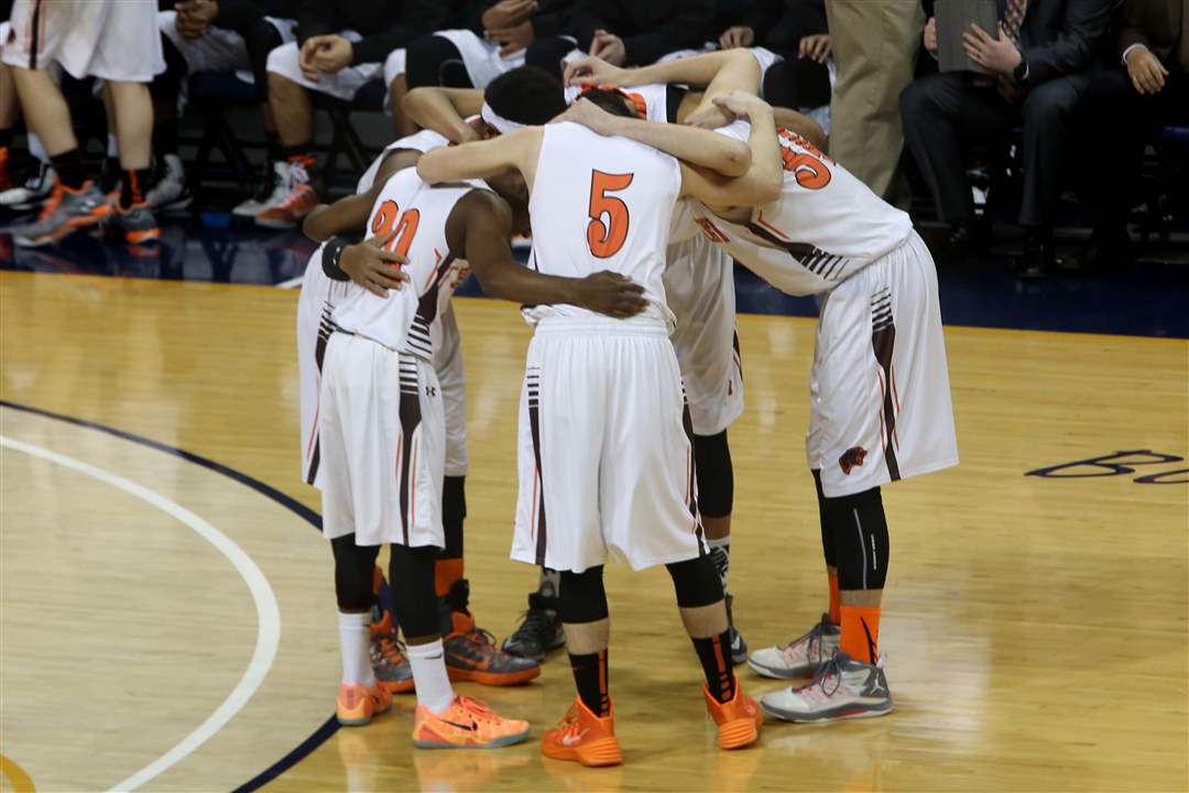 DivIboysDistricts13p-starters-huddle