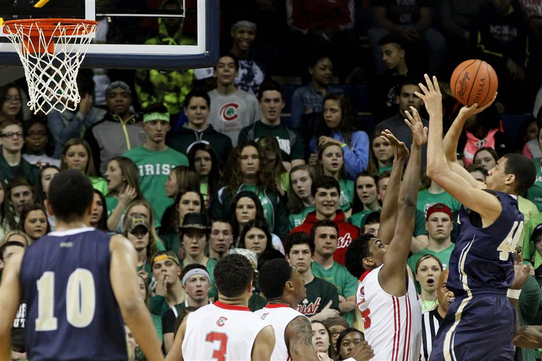 DivIboysDistricts13p-crowd-shot