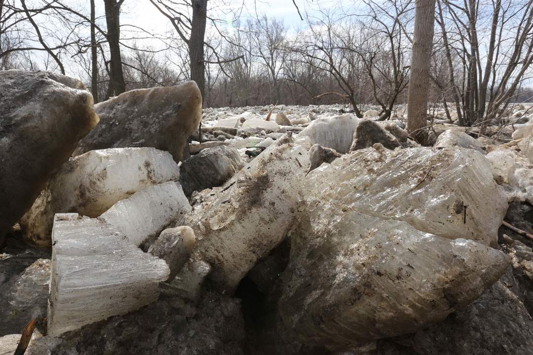 CTY-icedamage17p-Maumee-River