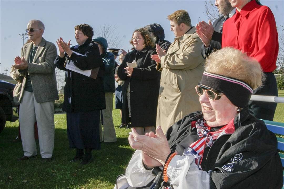 Nadine-Perry-responds-at-the-memorial-ceremony-archvet13p