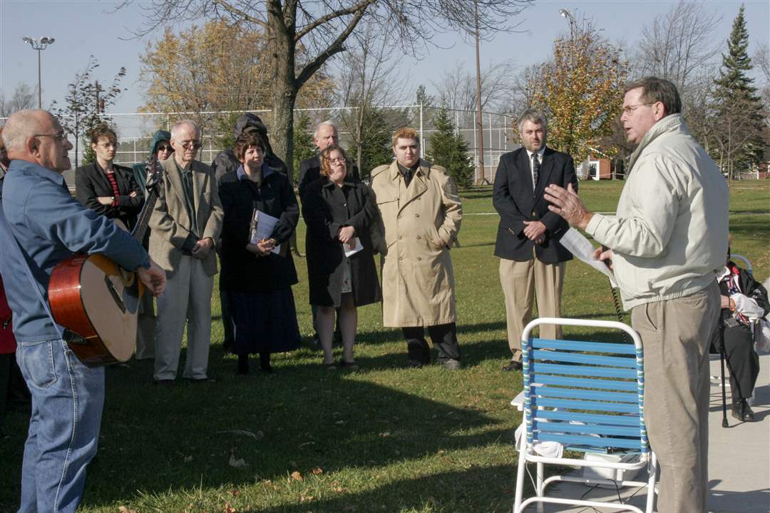 archvet13pTony-Wobler-reads-remarks