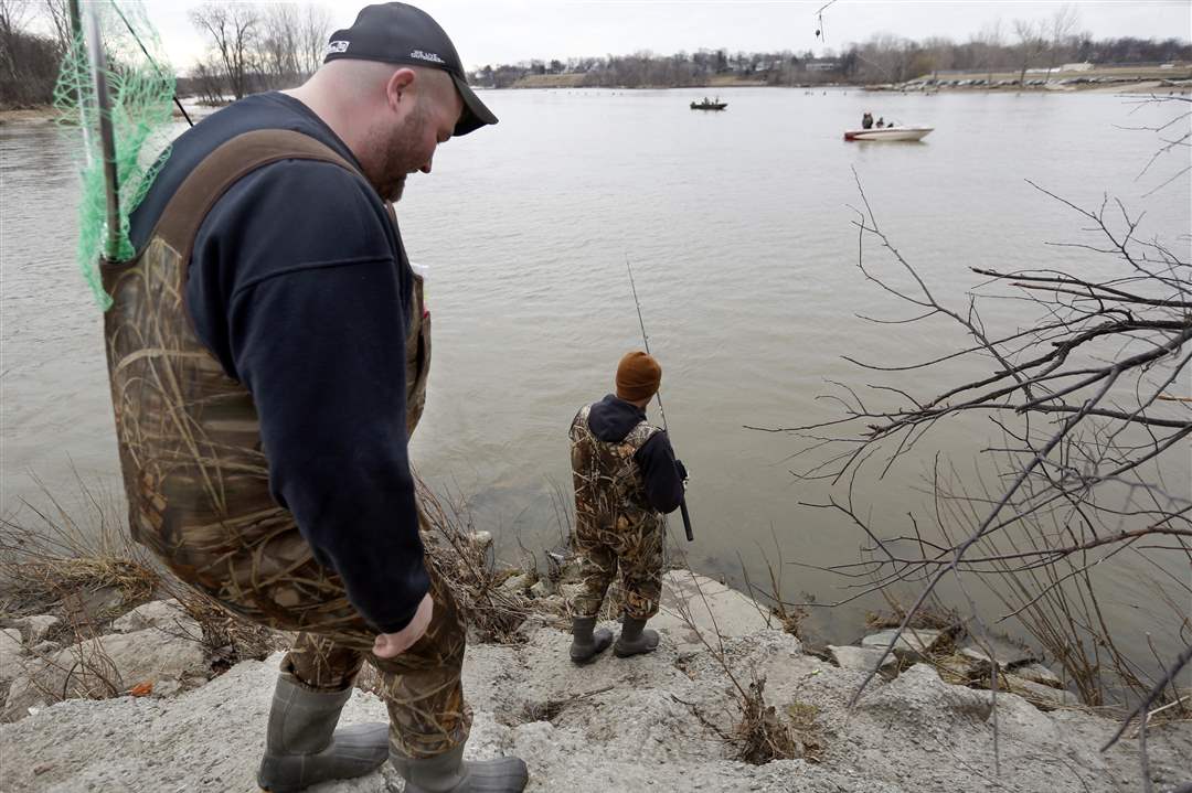 ROV-fishingJeff-Weiss-left-and-Mike-Memsic-rig