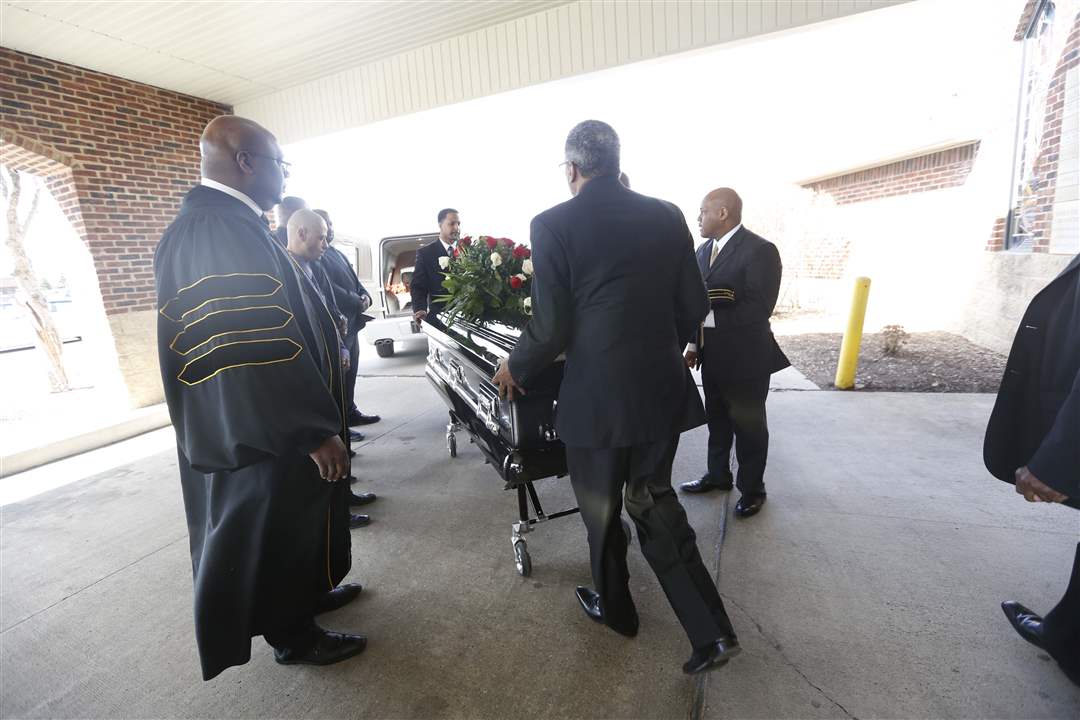 CTY-funeral31p-pall-bearers