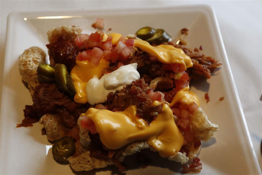 SPT-FUD-hensfood3p-Triple-Play-Nachos