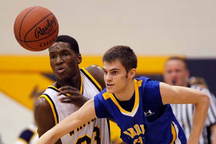 SPT-whitmerfindlay16p-01-hayes-vs-ammons