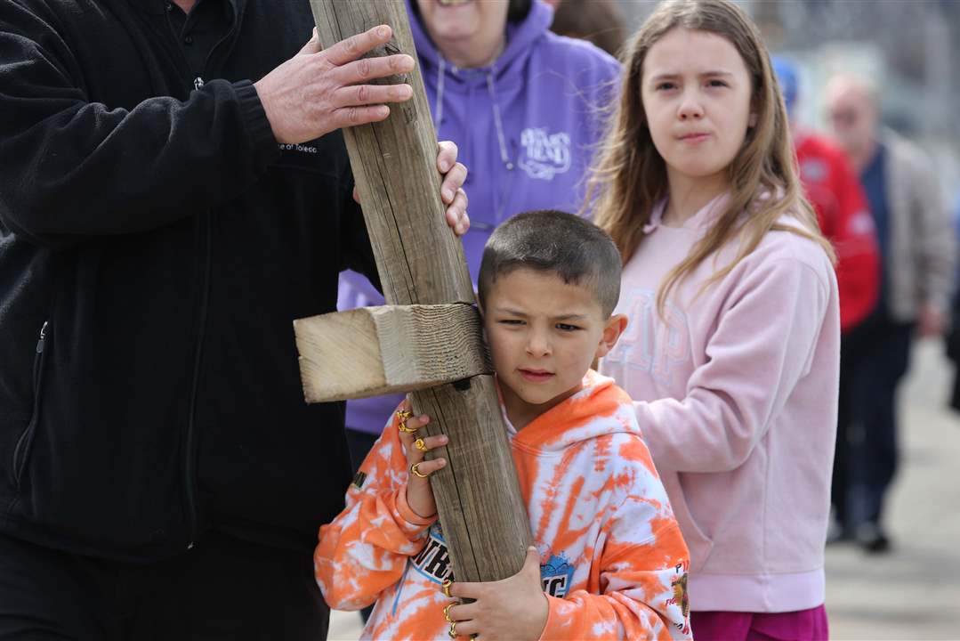 CTY-crosswalk04p-Gabrial-Sarbia