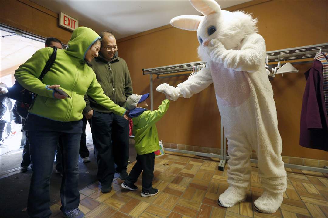 SYL-Egg-Hunt-Easter-Bunny