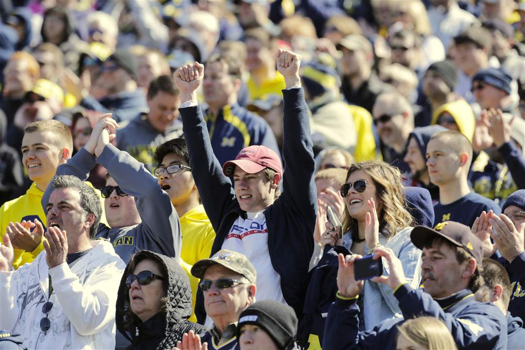 spt-michiganfb-fans