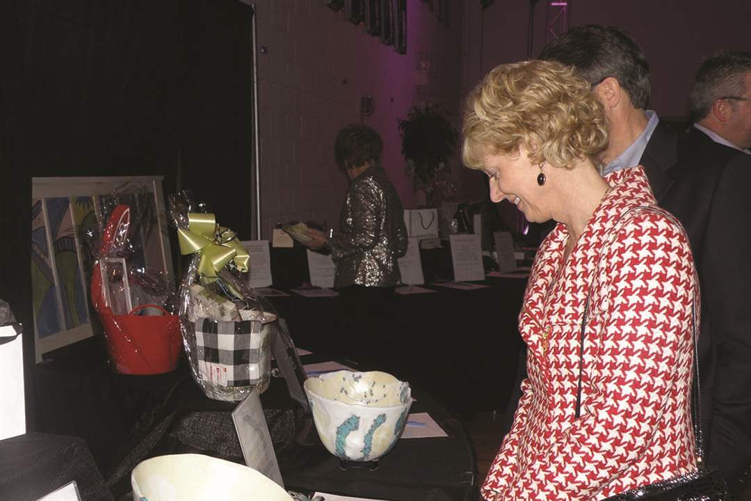 NDA-bowllookers-jpg-Sandy-and-Frank-Viviano