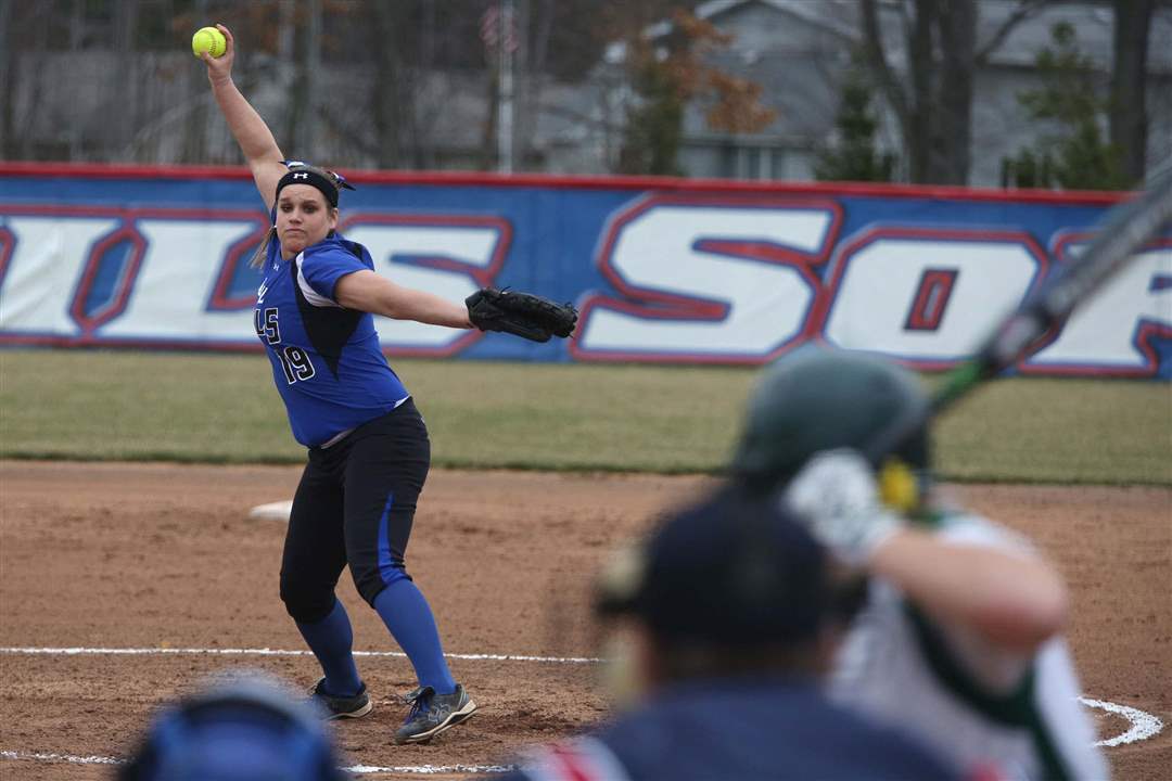 Springfieldsoftball09p-strike