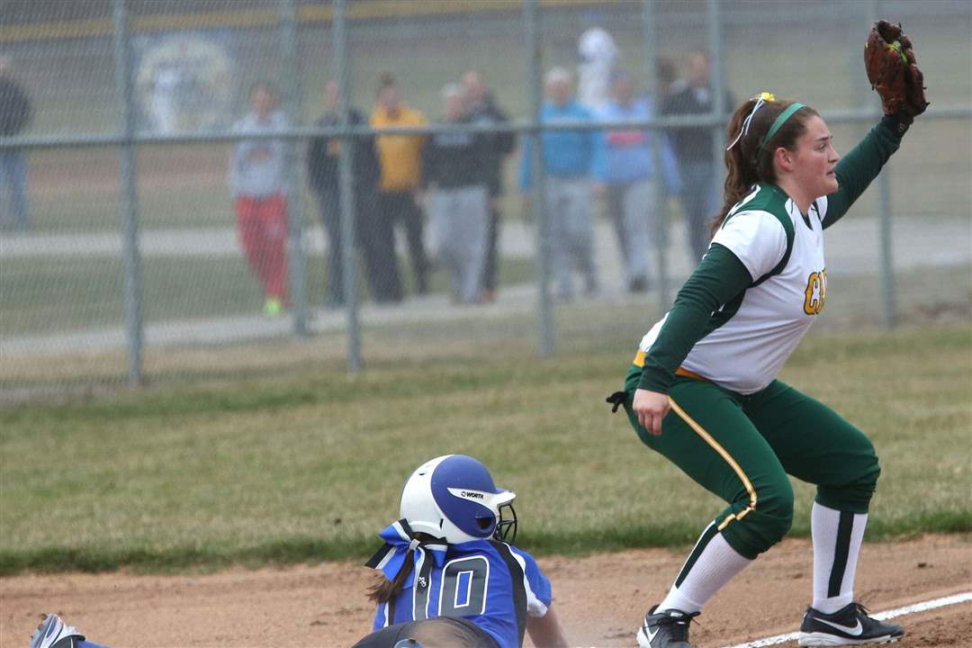 Springfieldsoftball09p-Springfield-s-Kiley-Aller