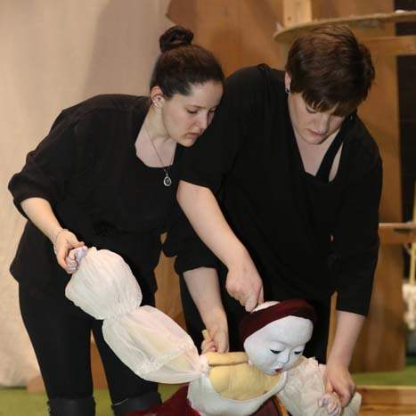 puppets26-kaitlyn-beacom-lindsey-miller