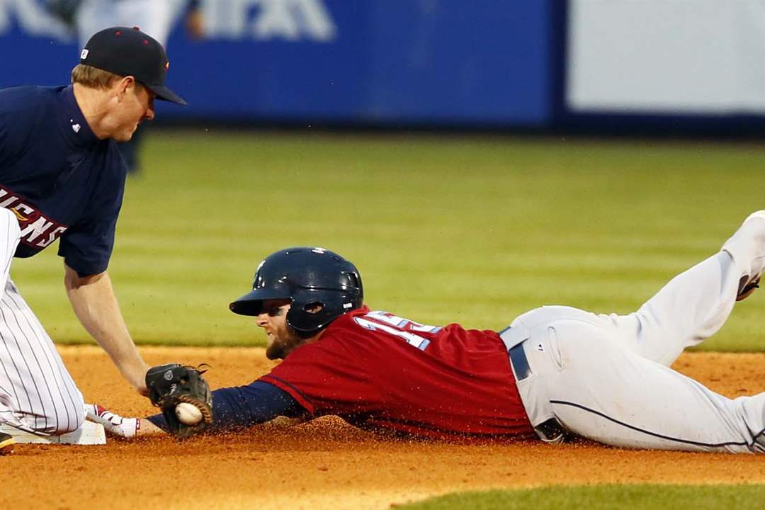 SPT-hens17p-Josh-Wilson