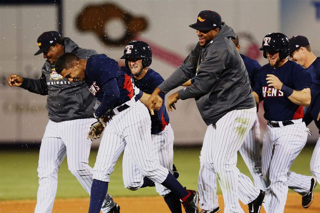 SPT-hens17p-Machado-winning-RBI