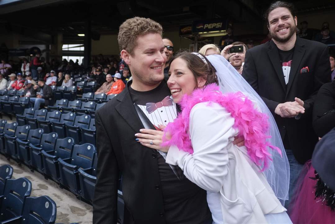 SPT-Hens17p-newlyweds