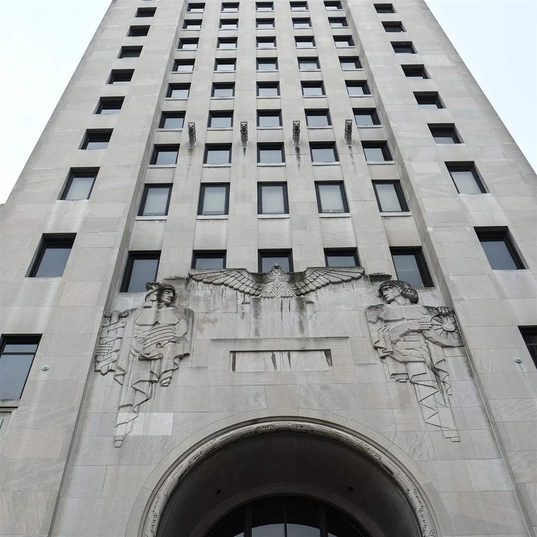 MAG-Gargoyles-PNC-building