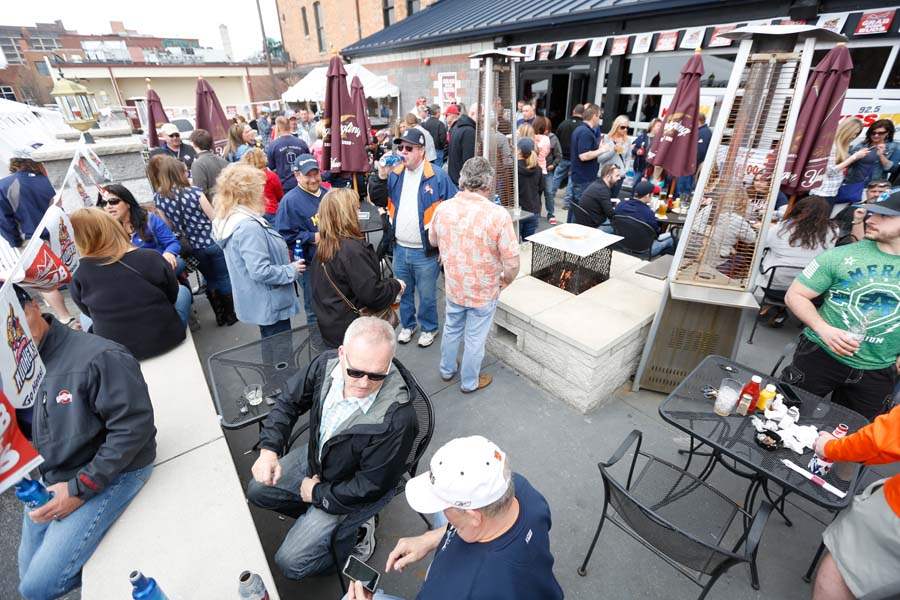 SOC-henssociety16p-Ye-Olde-Durty-Bird-patio
