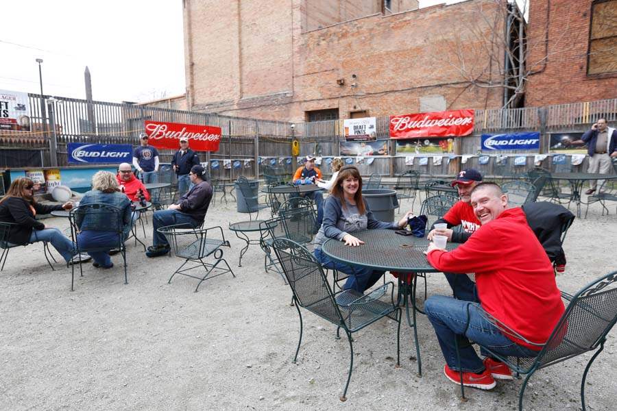 SOC-henssociety16p-bronze-boar