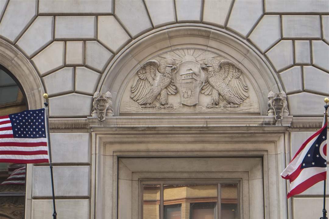 MAG-Gargoyles-Huntington-Bank-building