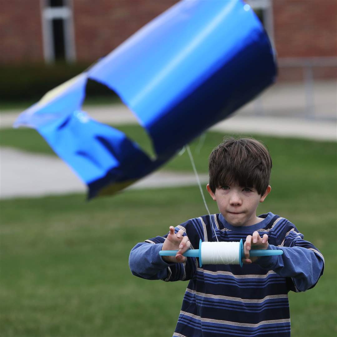 MAG-KITES26-homemade-kite