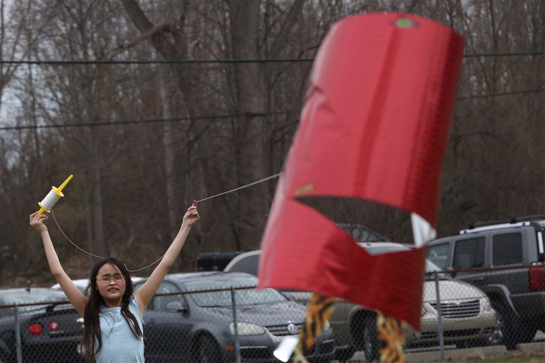 MAG-KITES26-red-kite