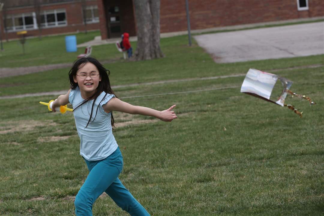 MAG-KITES26-attempting-to-go-up