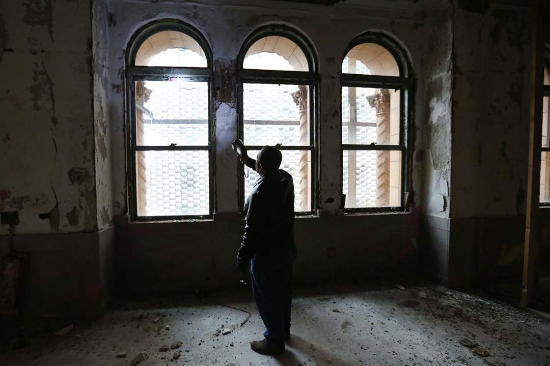 CTY-nasby30p-flashlight