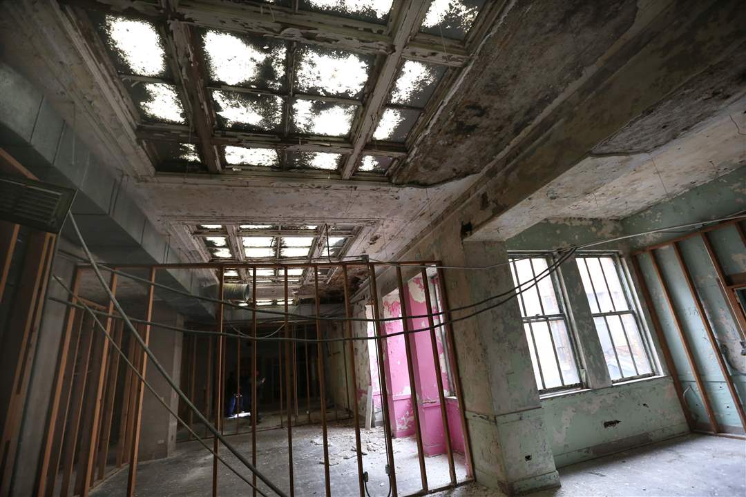 CTY-nasby30p-skylight