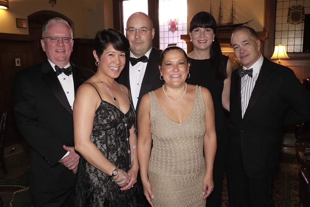 SOC-meninblack09p-Karen-Michael-McMurray