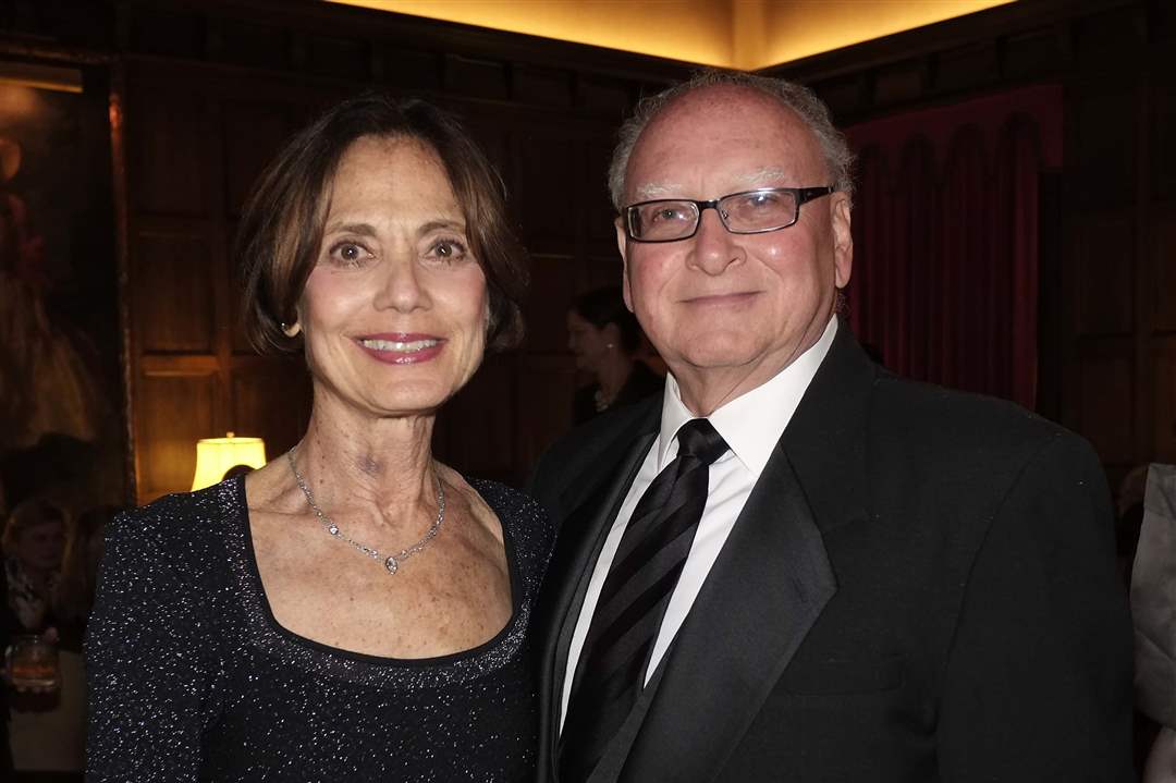 SOC-meninblack09p-Markowicz