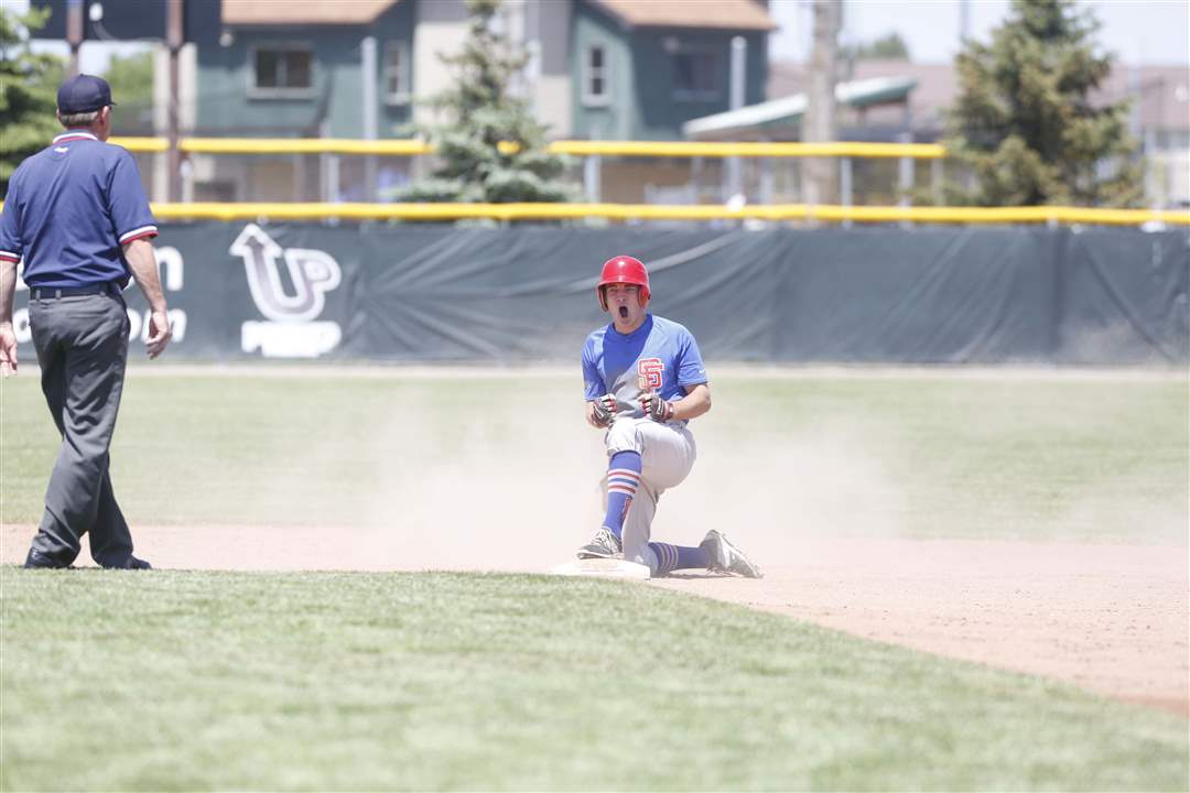 SPT-DIbaseball24p-stealing-second