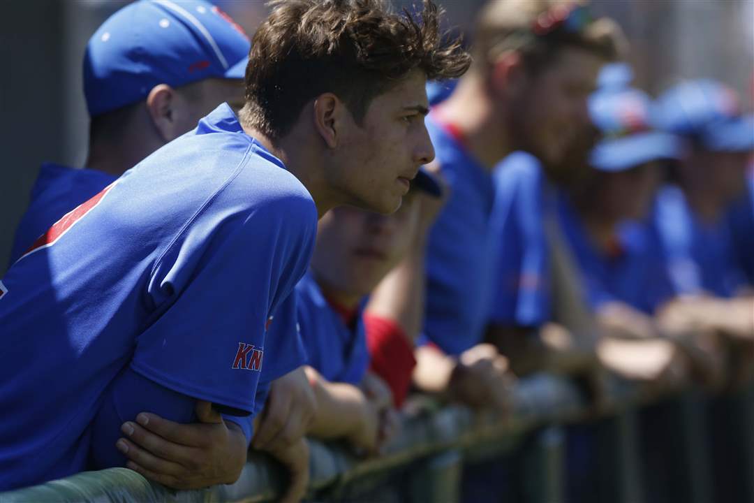 SPT-DIbaseball24p-leaning-in