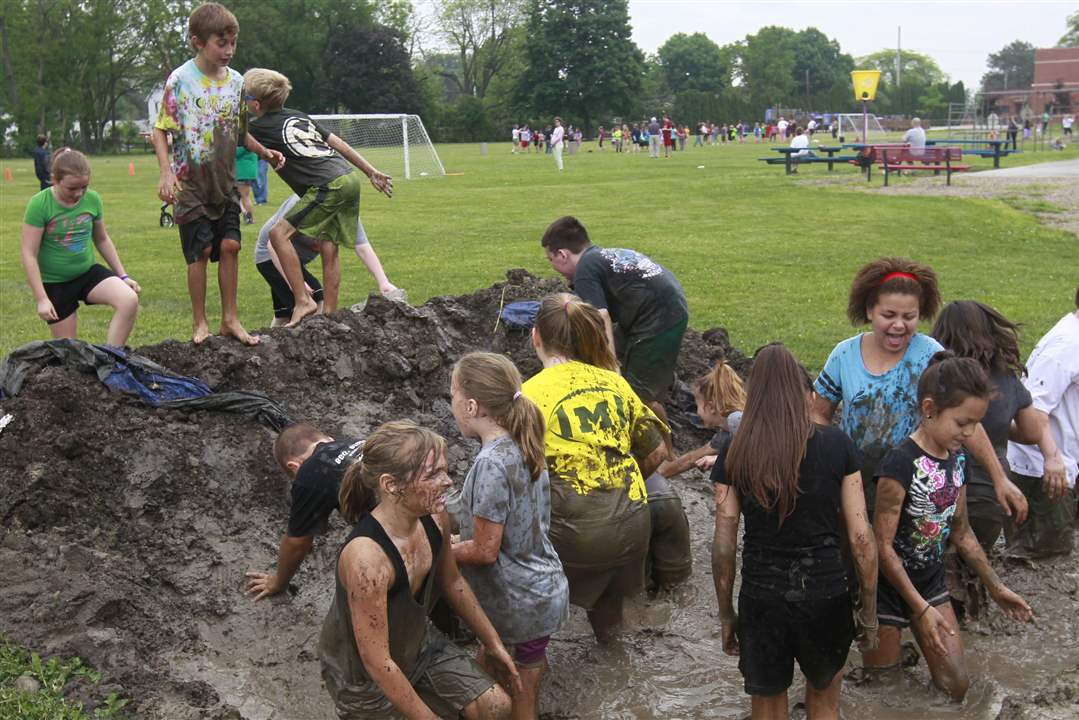 CTY-MUD29p-fourth-graders