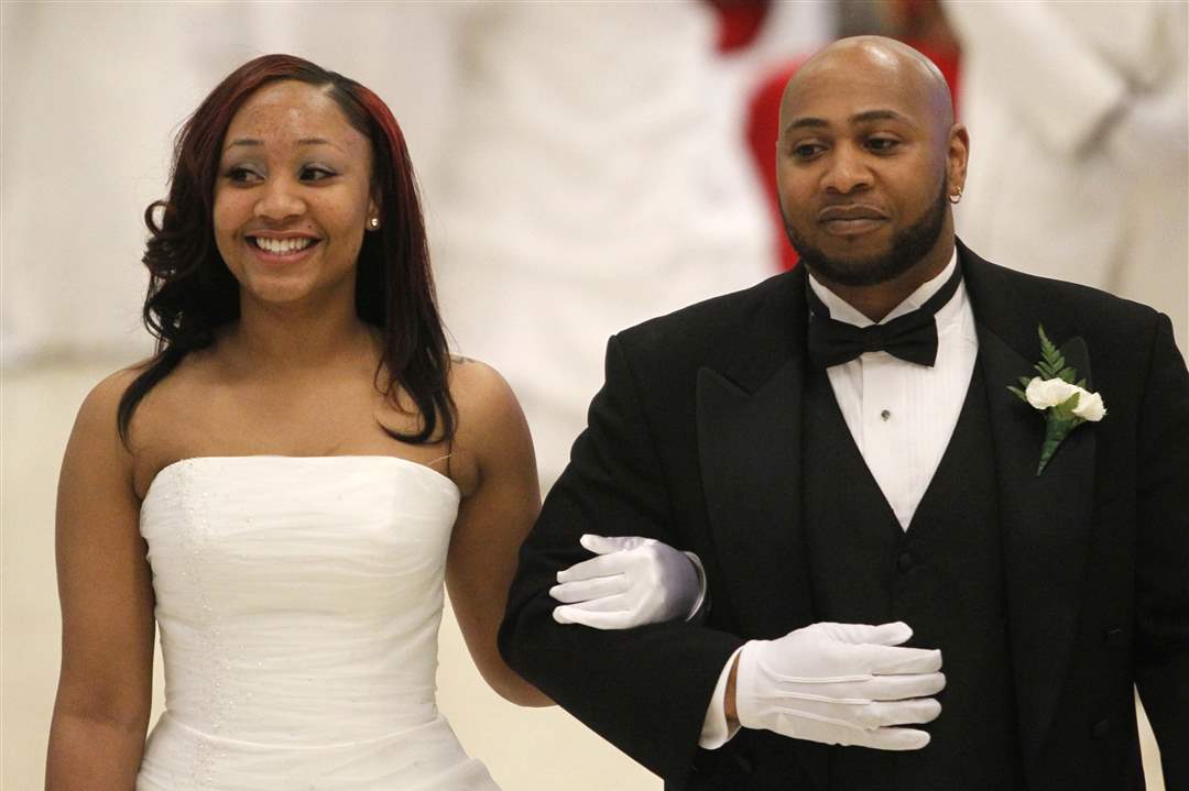 SOC-cotillion23p-Deonne-Williams