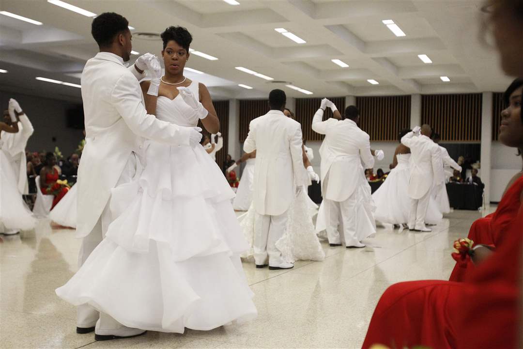 SOC-cotillion23p-Aloee-Jackson