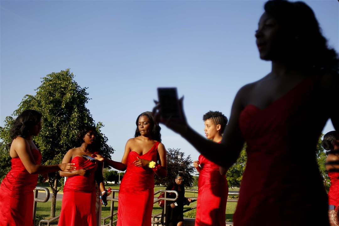 SOC-cotillion23p-Debs