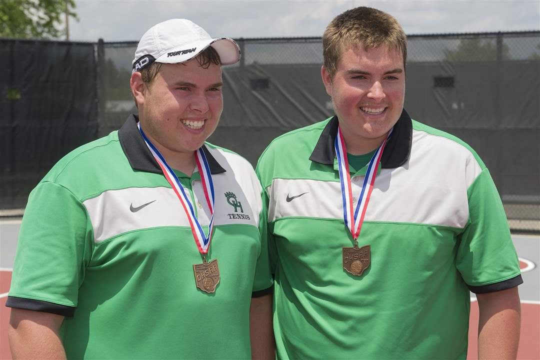 DIV-II-TENNISOttawa-Hills-Matt-left-and