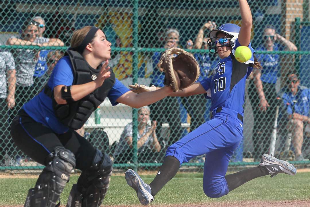 SPT-DIsoftball29pSpringfield-s-Kiley-Aller-10