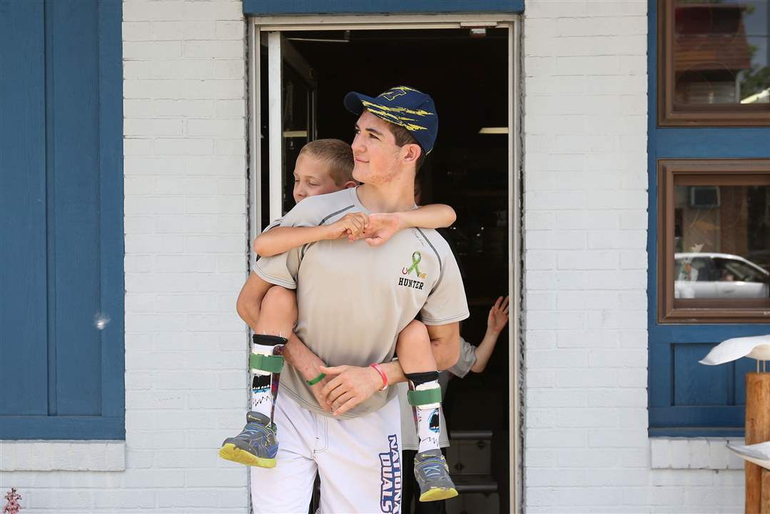 gandee01Hunter-Gandee-15-carrie